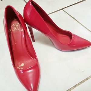 Red Pumps